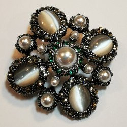 Pearl and rhinestone brooch